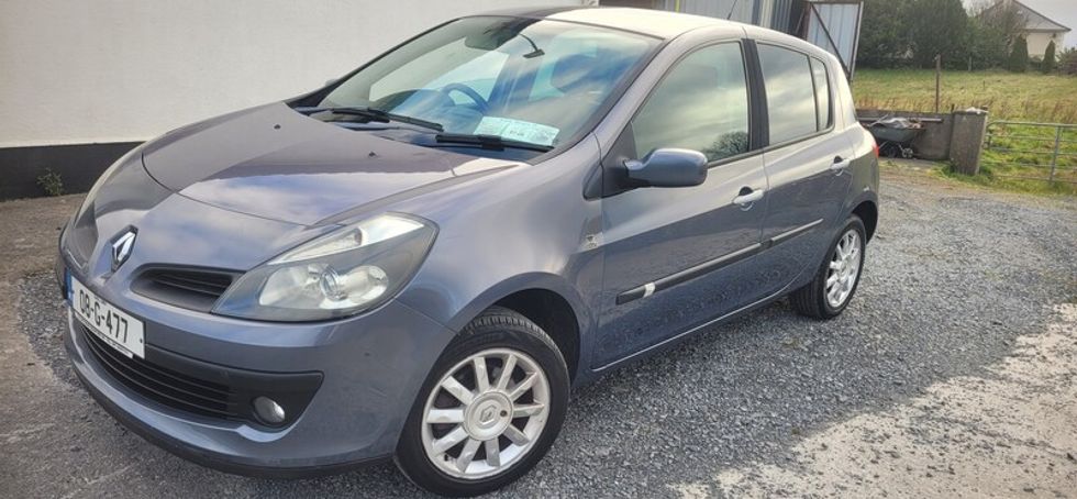 08 Renault Clio 3 monaco 1.1 16v low klms spotless. New nct 1 full year