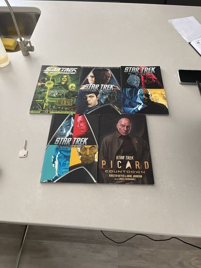 5 x Star Trek Graphic novels