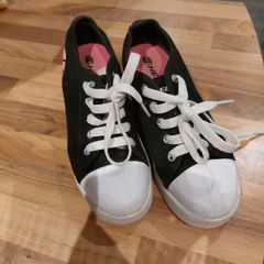 Heelys rollerblades