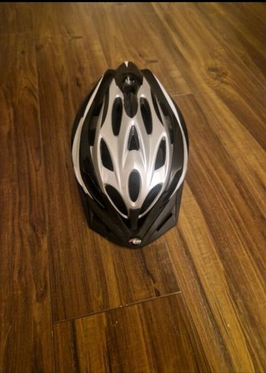 Cycling helmet