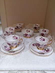 Beautiful  Royal Imperial 19 Piece Tea Set. Finest Bone China
