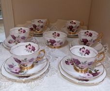 Beautiful  Royal Imperial 19 Piece Tea Set. Finest Bone China