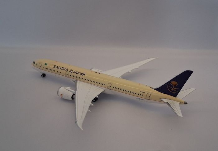 Phoenix 1:400 Saudia Boeing 787-9 HZ-ARA limited Platinum Series RARE PH11233  debar9bre