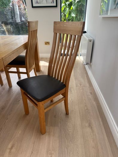 Extendable Table and Chairs