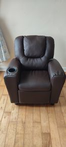 Child recliner chair w/ cup holder