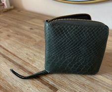 & Other Stories Forest Green Leather Zip-Around Wallet - Excellent Condition