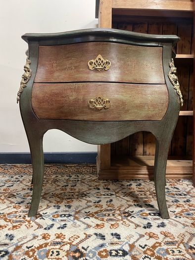 FLASH SALE ! Was 350 now 300 !! Stylishly Painted Bombe Chest of Drawers