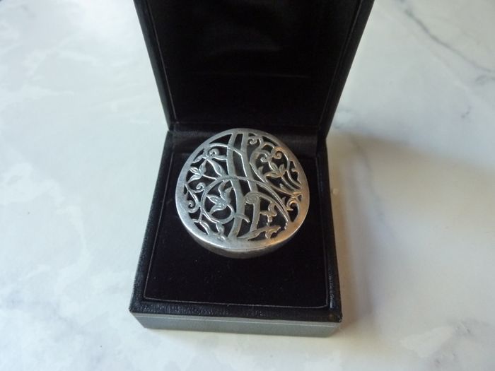 Striking Statement Ring in Silver, Stamped 925. 13g.