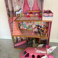 Large dolls house & Barbie airplane