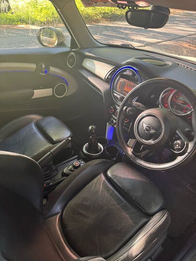 Stunning Mini One 1.2 turbo