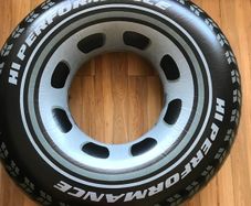 Free - Inflatable toy tyre for pool