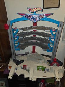 Hot Wheels City Ultimate Garage Playset