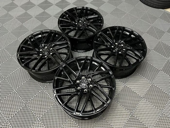 19" Motion R VS8 wheels Ford Transit Custom Van centre bore 74.5 6x120 Gloss Black