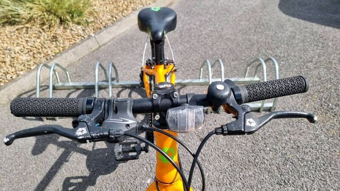 Frog 52 Hybrid Bike (Excellent Condition)