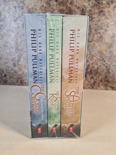 The Golden Compass Book trilogy boxset fiction BRAND NEW SEALED