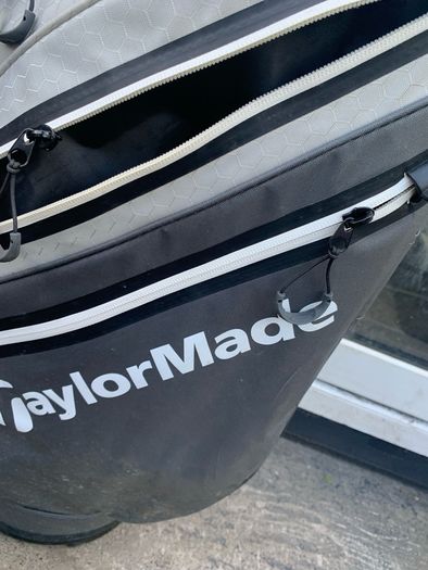 Taylormade Golf bag (1 zip not working)