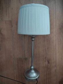 2 table lamps