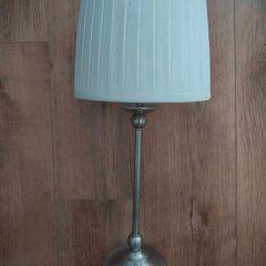2 table lamps