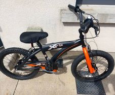 Kids bike size 18 inch wheels.