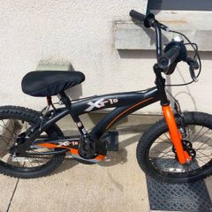 Kids bike size 18 inch wheels.