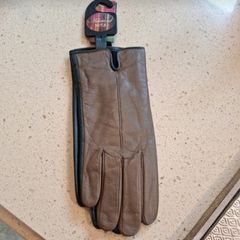 Leather gloves