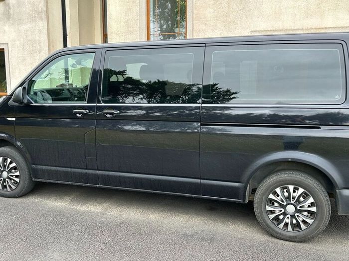 Volkswagen Caravelle / Shuttle 9 Seater 2018