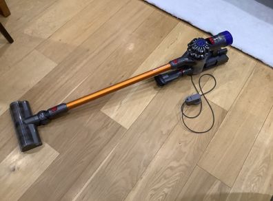 Dyson v8 absolute