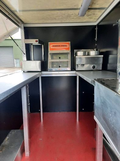 Mobile catering trailer