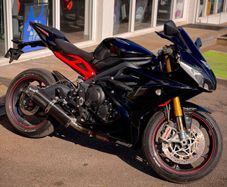 675R triumph Daytona