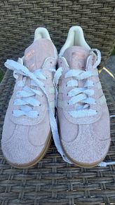 Women's trainers