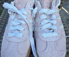 Women's trainers
