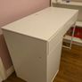 white computet desk in excellent condition Image 4