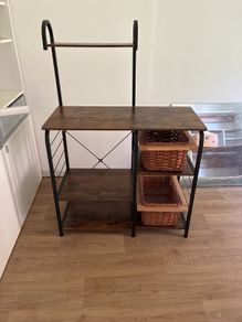 Handy n kitchen or bathroom unit.