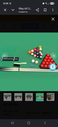 Snooker / pool table