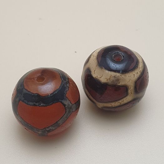Lot of 2 Vintage Etched Carnelian Agate Beads