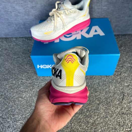 Hoka Clifton 9