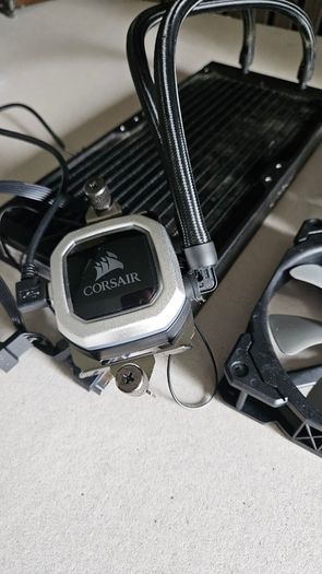 Corsair H100i RGB cpu cooler
