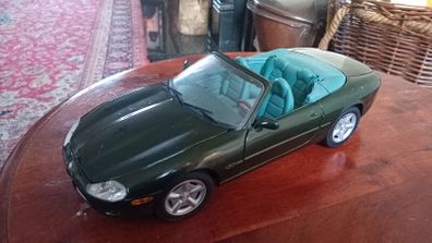 Maisto Jaguar 1/18 scale