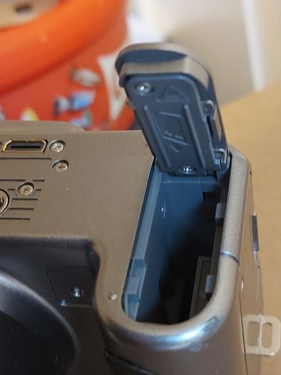 Schneider-KREUZNACH, Variogon 35mm-430mm(Equivalent) AF 12 x Optical Zoom Digital Camera, unsure of the Model, Possibly Kodak Easyshare, no Battery or Memory Card, so cannot test, Excellent cosmetic condition