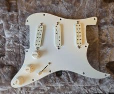 Seymour Duncan Everything Axe Loaded Stratocaster Pickguard