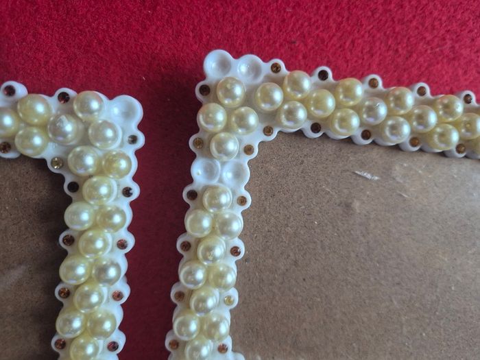 4 Small Pearl Photo Frames