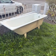 Cast iron bath