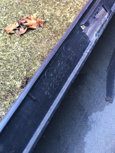 Volvo S40/V50 Side Skirt (drivers side-Pearl Blue 0476)