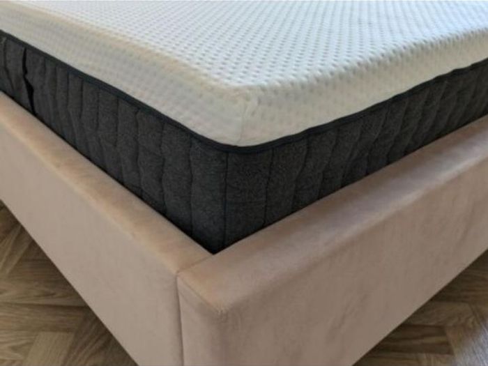 Brand New Full Foam Genuin Emma. Mattresses. Hybrid Pocket Sprung Mattresses Available too. 3ft, 4FT, 4FT6, 5FT AND 6FT SIZES AVAILABLE