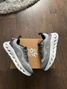 On cloud x Loewe Trainers