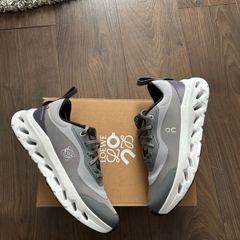 On cloud x Loewe Trainers