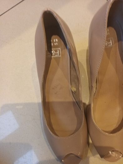 F&F Ladies Patent Shoes.  S.40 - 6.5-40. B.N.W.T.