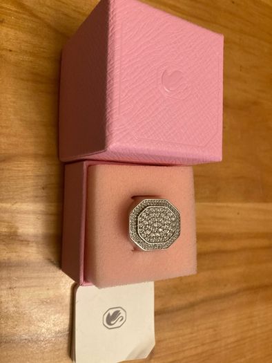 Would have cost 120 euros !Price reduction Swarovski ring brand new