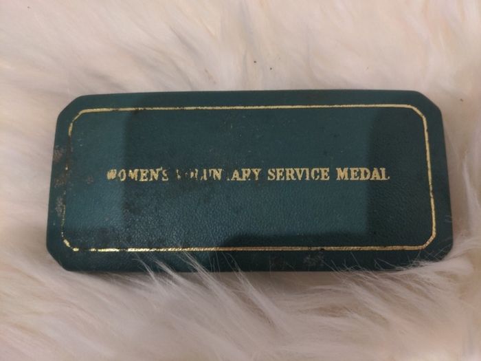 VINTAGE Women's Voluntary Service Medal