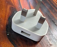 Genuine Apple 5W USB Power Adapter